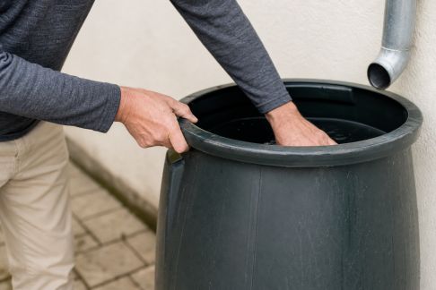 Nettoyer et préserver ses installations de récupération d’eau avant chaque saison