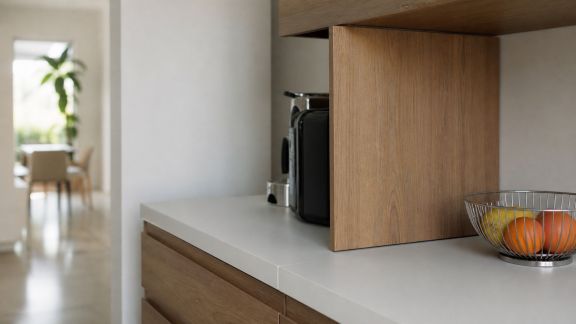 Intégrer des caches-comptoirs astucieux pour masquer les équipements